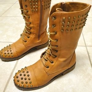 Women's spiked combat boot